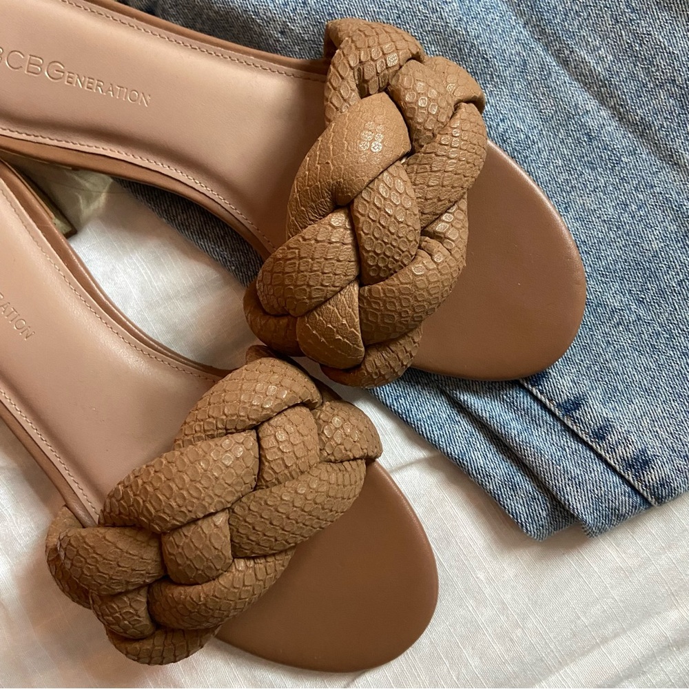BCBGeneration Deelo Flat Slide Leather Sandals - Size 7